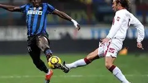 英超战况激烈！曼城仅领先榜首4分边缘，曼联第7位惊险，利物浦跌落至第8！五大豪强共积18分，悬念重重！